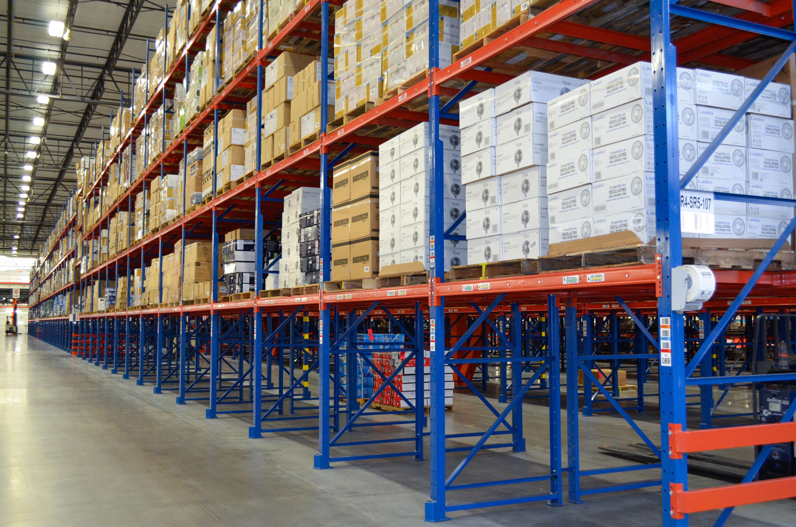 Sentinel® Selective Pallet Racking | Industrial Pallet Racks | Pallet