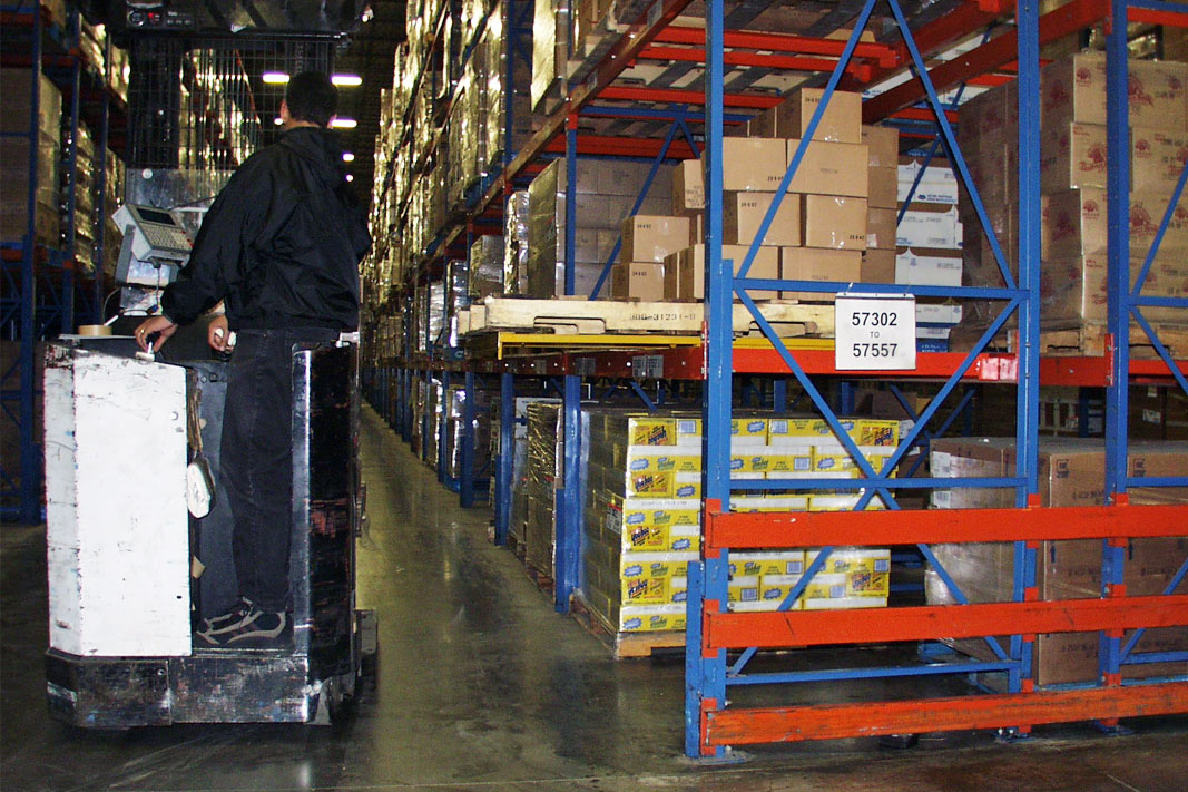 Frazier's Glide 'N Pick® pallet rack cart.